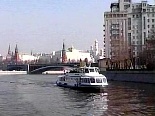 Москва-река загрязнена нефтью и остаточным алюминием