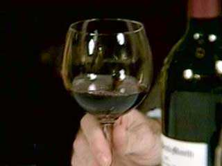 Ученые обнаружили, что химическое вещество, содержащееся в красном вине, может влиять на продолжительность жизни так же, как низкокалорийные диеты