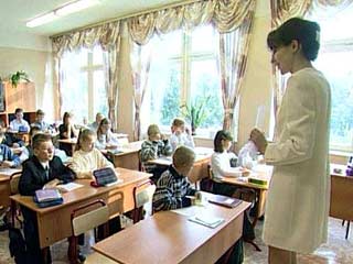 С 1 сентября на 30% возрастут московские надбавки к зарплате учителей