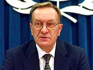 Новый глава гражданской миссии ООН в Косово (УНМИК) бывший премьер-министр Финляндии Харри Холкери в понедельник официально вступил в должность