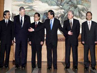 Шестисторонние переговоры с участием Северной и Южной Кореи, Китая, России, США и Японии по урегулированию северокорейского кризисам начались в среду в Пекине
