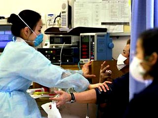 В одной из больниц Сянгана (Гонконга) помещены в карантин 24 человека после того, как у семерых работников этого медучреждения проявились симптомы инфекции, похожей на гриппозную