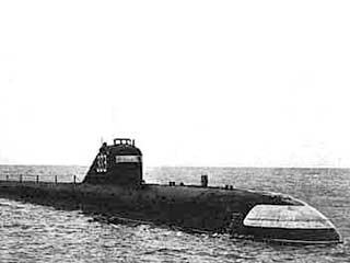 Во время буксировки в Баренцевом море затонула атомная подлодка "К-159", из 10 членов экипажа спасти удалось одного