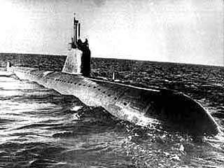 Поиск экипажа затонувшей в Баренцевом море атомной подводной лодки "К-159" будет продолжен, но надежды на то, что находившиеся на борту лодки подводники остались живы, нет