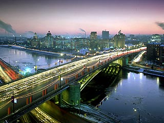 В результате ДТП, в минувшую субботу в 21:10, на Краснохолмском мосту два человека погибли, еще двое тяжело ранены