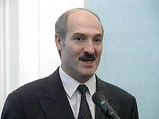 Лукашенко требует от России гарантий того, что белорусы будут получать пенсии и зарплаты после введения единой валюты