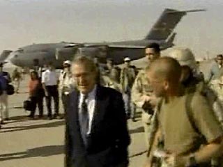 Министр обороны США Дональд Рамсфельд увидел место, где месяц назад погибли сыновья Саддама Хусейна Удей и Кусай, передает Reuters. Правда, Рамсфельд сумел осмотреть особняк лишь с высоты птичьего полета