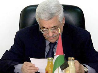 Премьер-министр Палестины Махмуд Аббас подтвердил, что уходит в отставку. Об этом сообщает Reuters со ссылкой на высокопоставленного палестинского чиновника