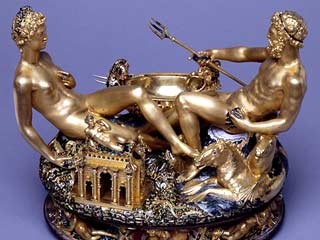 Похитители шедевра Бенвенутто Челлини - золотой солонки "Сальера" - из Австрийского художественного музея обнаружены в Италии. Об этом сообщили в воскресенье на брифинге в австрийском МВД