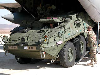 Свежие части отправляемые в Ирак укомплектованы бронемашинами Stryker, разротанные компанией General Dynamics