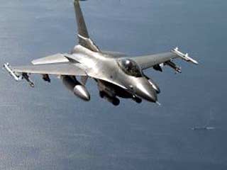 Истребитель американских ВВС F16 из состава 37-тысячного контингента ВС США в Корее потерпел во вторник катастрофу в районе авиабазы Кунсан на западном побережье страны