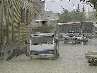 Неаполь и его окрестности затоплены проливным дождем, есть погибшие и раненые