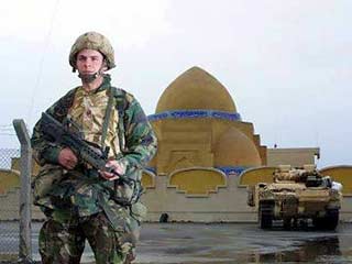 Американо-британская операция против Ирака "Шок и трепет" давно завершена. Однако настоящий шок у иракцев еще впереди, об этом во вторник можно было прочитать на русскоязычном сайте BBC