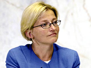 На министра иностранных дел Швеции 46-летнюю Анну Линд совершено нападение