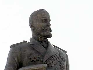 Памятник Столыпину в Саратове не оставляют в покое вандалы