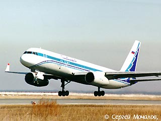 В новосибирском аэропорту "Толмачево" во вторник в 08:08 по местному времени (05:08 по московскому) совершил аварийную посадку пассажирский самолет Ту-204 компании "Сибирь", выполнявший рейс номер 865 по маршруту Новосибирск-Дубаи (ОАЭ)