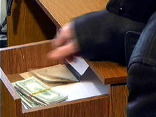 Ответственного сотрудника Госнаркоконтроля поймали на взятке в 20 тыс. долларов