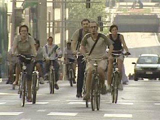 "День без автомобиля" проводится сегодня в Париже