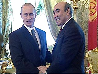 Путин и Акаев подпишут сегодня в Москве соглашение об открытии российской авиабазы в Киргизии