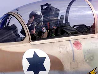 Группа израильских пилотов-резервистов подписала письмо к командующему ВВС генерал-лейтенанту Дану Халуцу, в котором пилоты отказываются выполнять миссии над территорией ПА