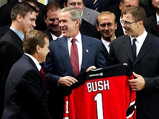 Джордж Буш-младший заменил Билла Клинтона в составе "Нью-Джерси"