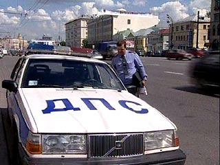 Пешеходам, нарушающим правила дорожного движения, сотрудники ГИБДД будут читать лекции прямо на улице, передает "Эхо Москвы"