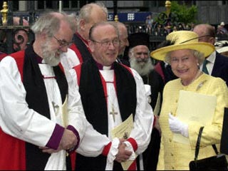 Резкая критика со стороны защитников однополых браков не поколебала убежденности архиепископа Дженсена (на фото в центре) в своей правоте