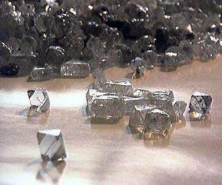 Госдума решила рассекретить данные о добыче драгоценных металлов и драгоценных камней