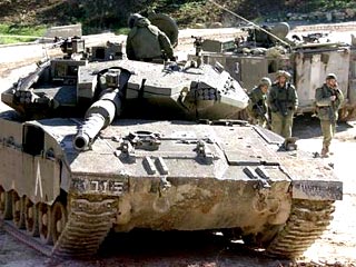 Колонна израильских войск, усиленная 20 танками и БМП, под прикрытием авиации в среду во второй половине дня вошла в лагерь палестинских беженцев Балата