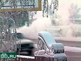 Жители Красноярского края продолжают борьбу с морозом. Правда, в последние дни там потеплело: температура повысилась с минус 50 до минус 34, но говорят, что это ненадолго