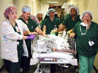 Сиамские близнецы из Египта, родившиеся со сросшимися макушками и разделенные в ходе "марафонской" операции врачами в Далласе (штат Техас), в четверг отключены от аппаратов искусственного дыхания
