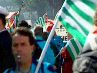 Италии в пятницу, 24 октября пройдет масштабная общенациональная забастовка. Акцию проводят три крупнейших профсоюзных объединения страны, представляющие интересы 11 млн трудящихся