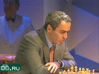 Гарри Каспаров захватил лидерство на шахматном турнирe в голландском Вейк-ан-Зее