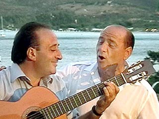 Мариано Апичелла рассказал, как они с Берлускони сочиняли песни о любви и ревности
