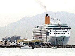 Испания вновь открыла свои границы с Гибралтаром после того, как круизный лайнер "Аврора" покинул Гибралтар