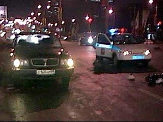 По меньшей мере, восемь автомобилей стали участниками крупного дорожно-транспортного происшествия на Зубовском бульваре