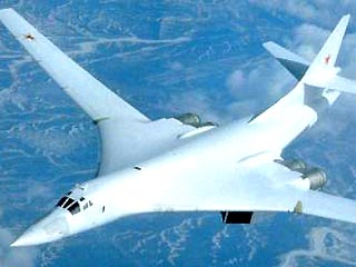 Военное руководство России в среду приняло решение о возобновлении полетов стратегических бомбардировщиков Ту-160