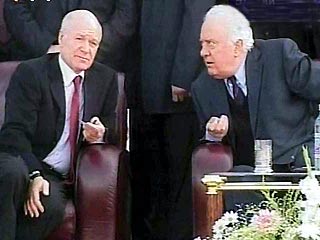 Президент Грузии Эдуард Шеварднадзе встретился с главой Аджарии Асланом Абашидзе