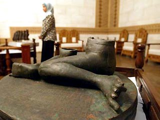 Сотни бесценных экспонатов вновь можно увидеть в Иракском национальном музее в Багдаде. Эти реликвии исчезли из музея во время и после военного конфликта, однако благодаря усилиям многих стран их удалось изъять у мародеров