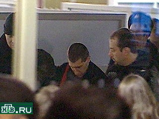 Сотрудники российского Национального бюро Интерпола совместно с оперативниками Московского уголовного розыска доставили в Москву из Венгрии Руслана Зайцева.
