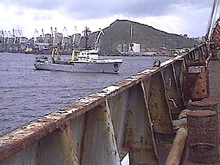 Во Владивостоке сотрудники таможни и отдела по борьбе с экономическими преступлениями на морском транспорте задержали теплоход Lider с радиоактивным металлоломом на борту