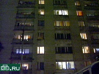 Взрыв прогремел поздно вечером в квартире, расположенной на 4 этаже 9-этажного жилого дома