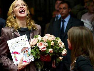 Мадонна запускает линию детских товаров по мотивам "Английских роз"