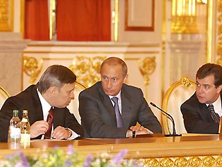 Владимир Путин на совместном заседании президиума Госсовета и Совета безопасности заявил о необходимости создания единой системы безопасности в России