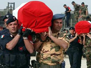 В Рим доставлены 18 тел итальянских солдат, погибших в Насирии