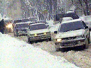 Из-за снегопада резко осложнилась обстановка на дорогах в Петропавловске-Камчатском