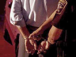В ЮАР 51-летний мужчина был арестован после того, как его остановили для проверки заподозрившие неладное полицейские.