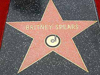 Бритни Спирс стала самой молодой певицей, удостоенной чести быть увековеченной на Аллее славы в Голливуде