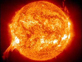 Вспышка на Солнце вызвала на Земле очередную магнитную бурю