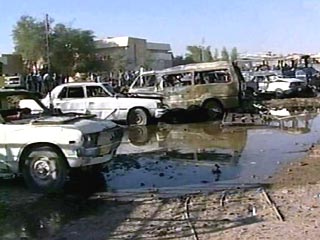 Первый взрыв прогремел утром перед комиссариатом полиции в местечке Бани-Саад севернее иракской столицы